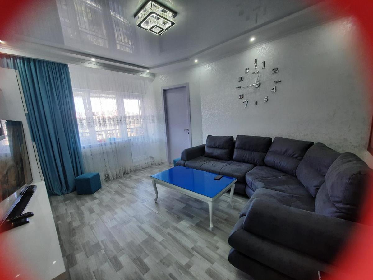 Apartment Desi With Sea View On The Beach In 바투미 외부 사진