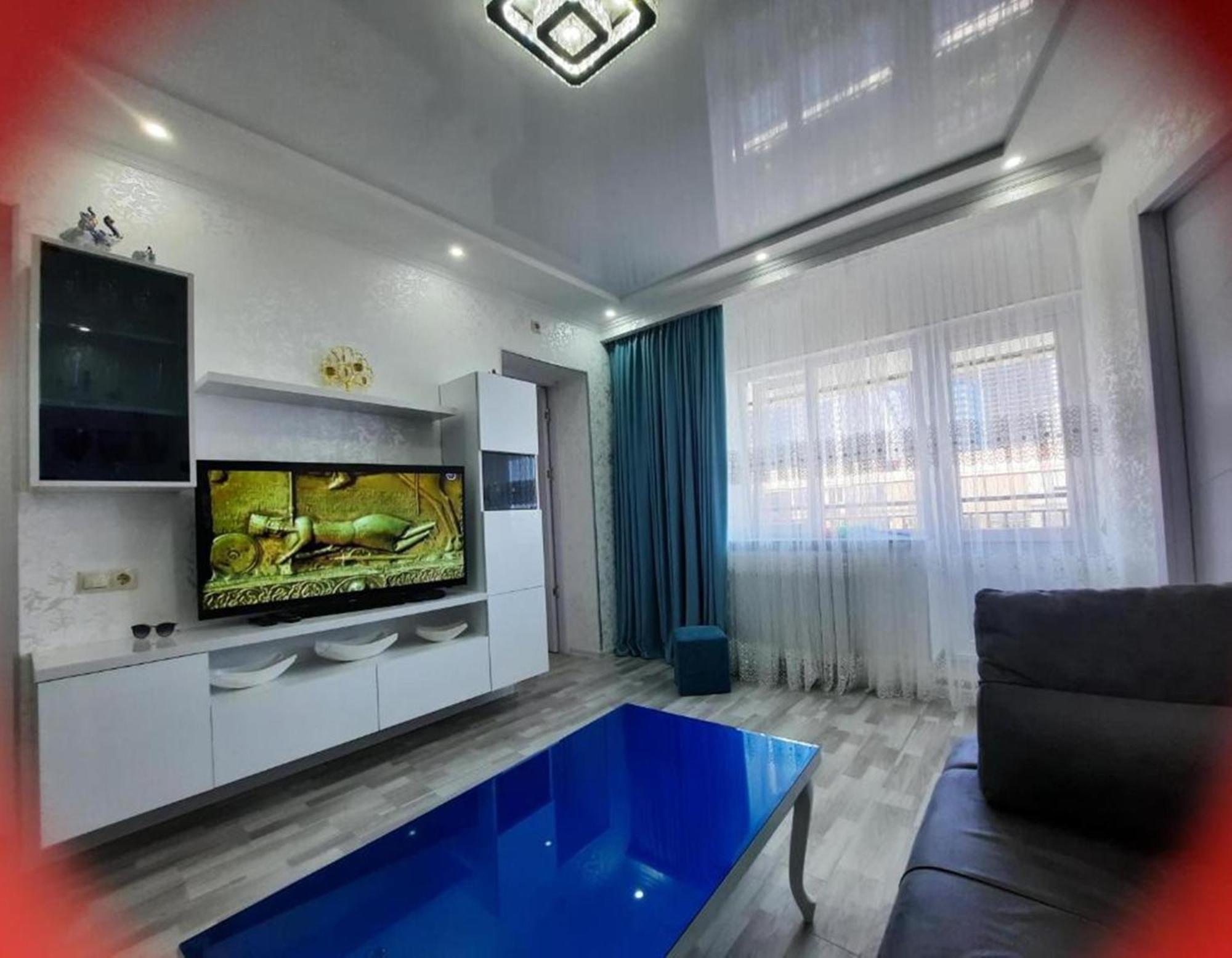 Apartment Desi With Sea View On The Beach In 바투미 외부 사진